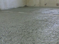 Как защитить бетонные полы?