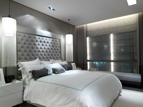 http://kbtm.ru/wp-content/uploads/2012/05/silver-and-white-bedroom.jpg